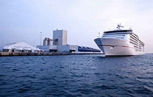 Abu Dhabi, cruise passenger