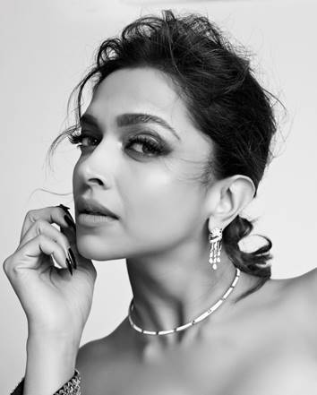 Wear the same as Deepika Padukone The infamous Cartier Nail Bracelets😻🥀 -  YouTube